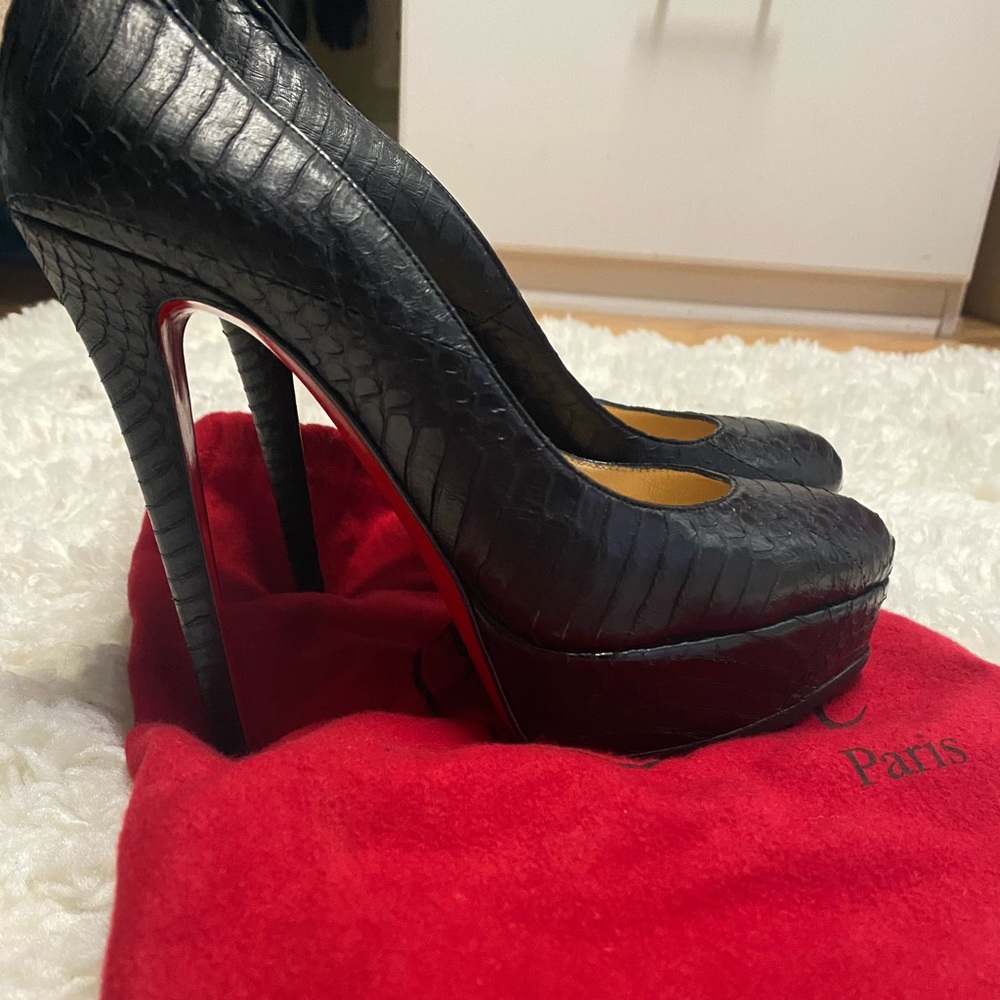 Christian Laboutin Bianca 120 black snakeskin stiletto heels in size 37.